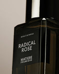 Charger l'image dans la visionneuse de la galerie, RADICAL ROSE de Matière Première, extrait de parfum