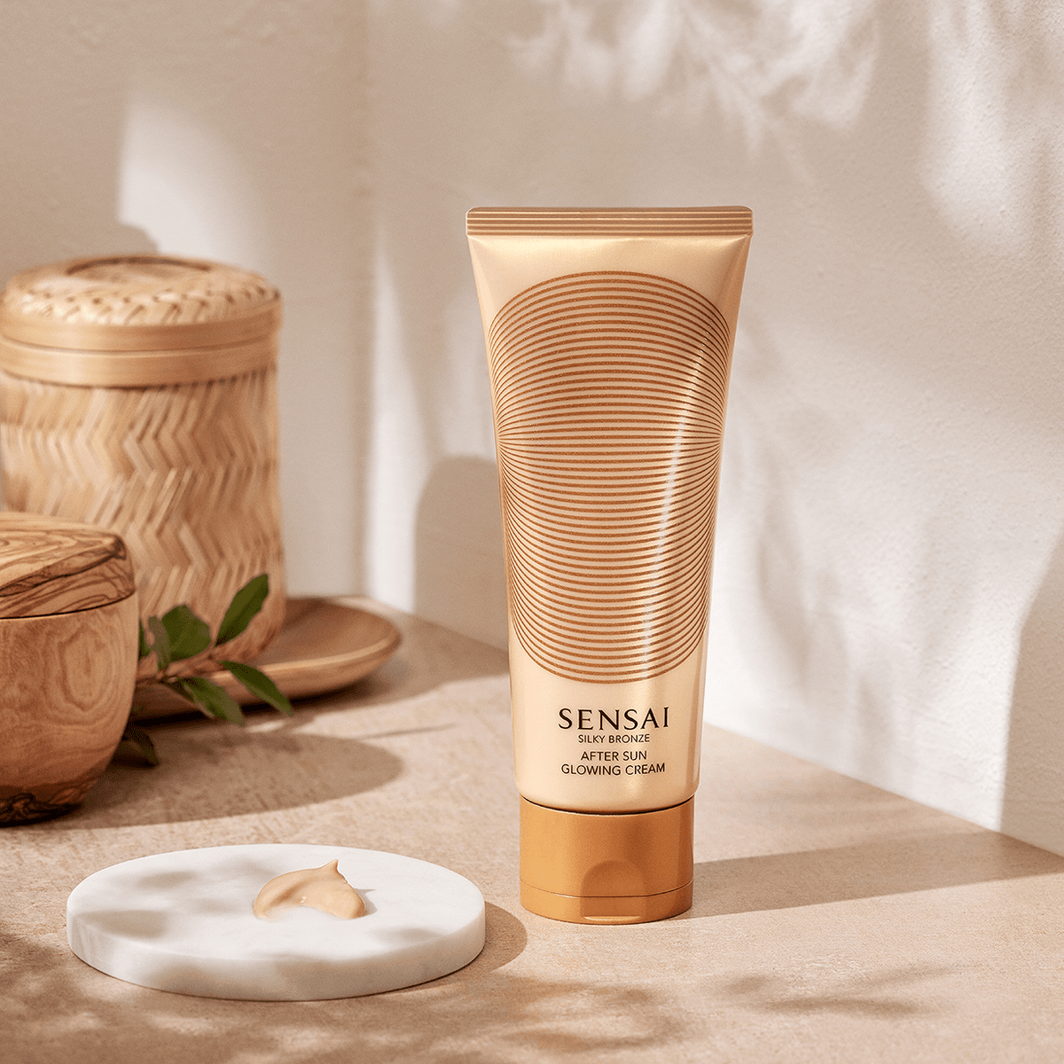 SOIN EMBELLISSEUR APRÈS-SOLEIL SENSAÏ - Soleil d'Or