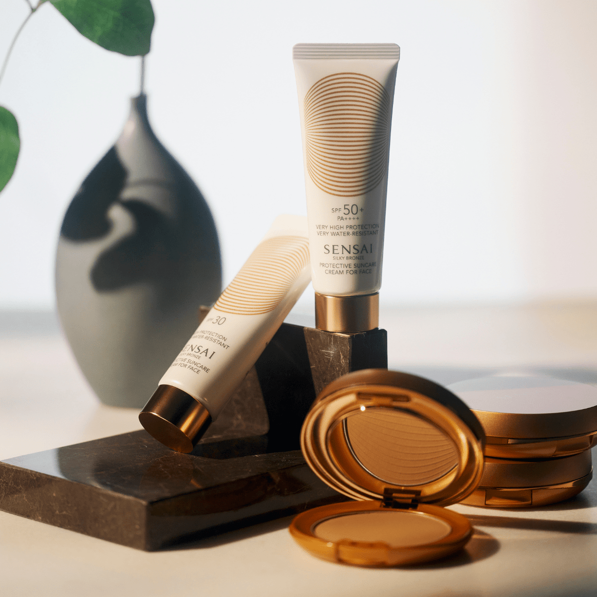COMPACT TEINT NATUREL - SILKY BRONZE SENSAÏ - Soleil d'Or