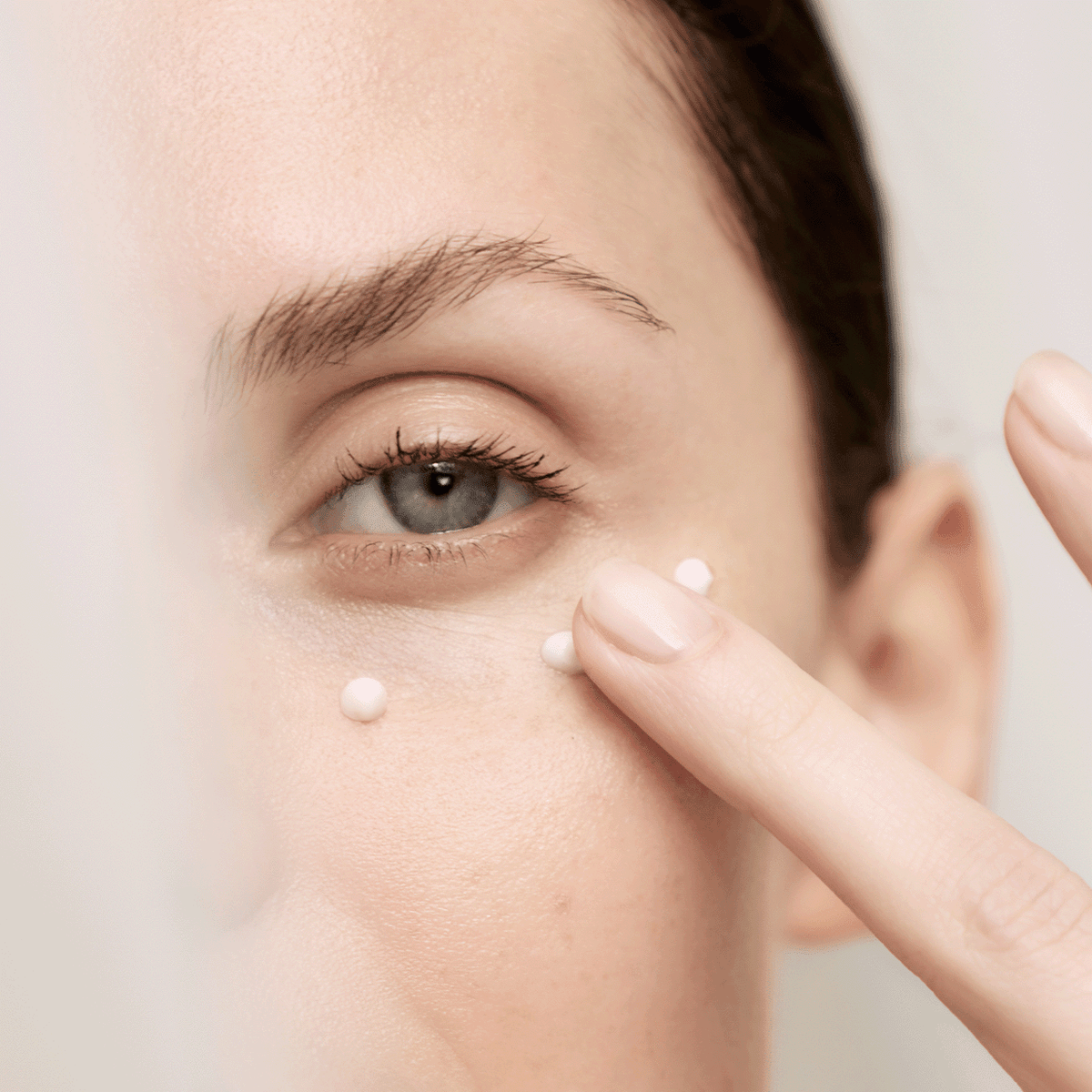 ESSENCE CRÈME ÉVEIL YEUX - EXPERTS SENSAÏ - Soleil d'Or