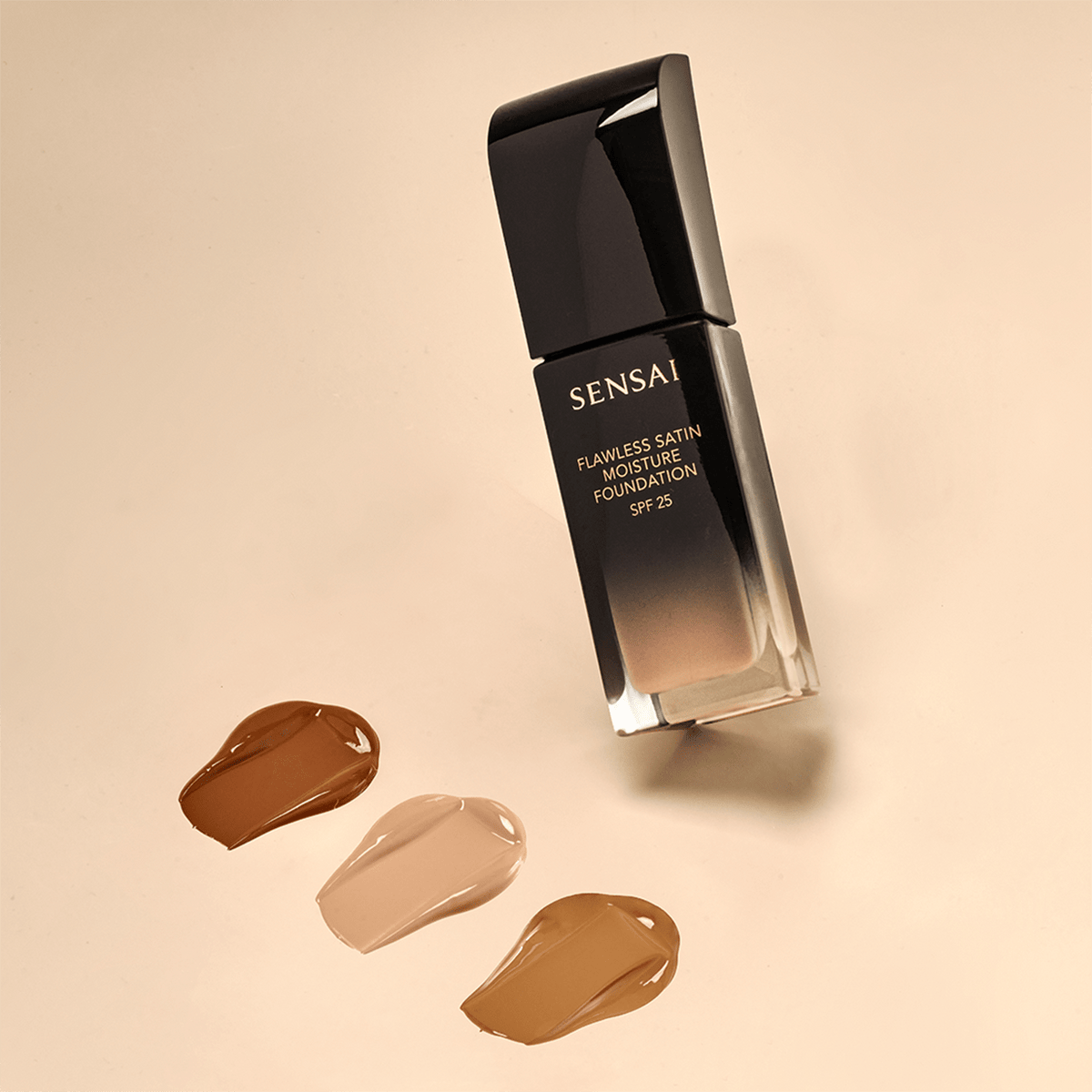 FAWLESS SATIN MOISTURE FOUNDATION - FONDS DE TEINT - 30ml - SPF25 SENSAÏ - Parfumerie du Soleil d'Or