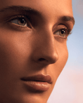 Load image into Gallery viewer, LA CRÈME ULTIME CONTOUR YEUX ET LÈVRES LA MER - Soleil d'Or
