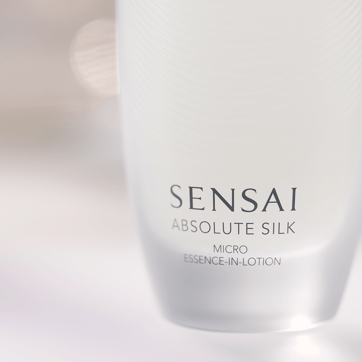 MICRO ESSENCE-EN-LOTION SENSAÏ - Soleil d'Or
