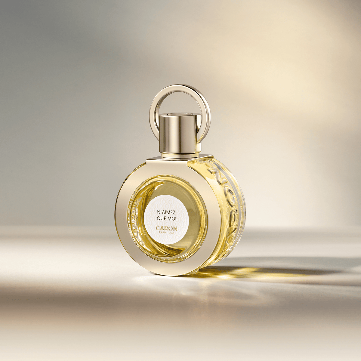N'Aimez que Moi de Caron, extrait de parfum