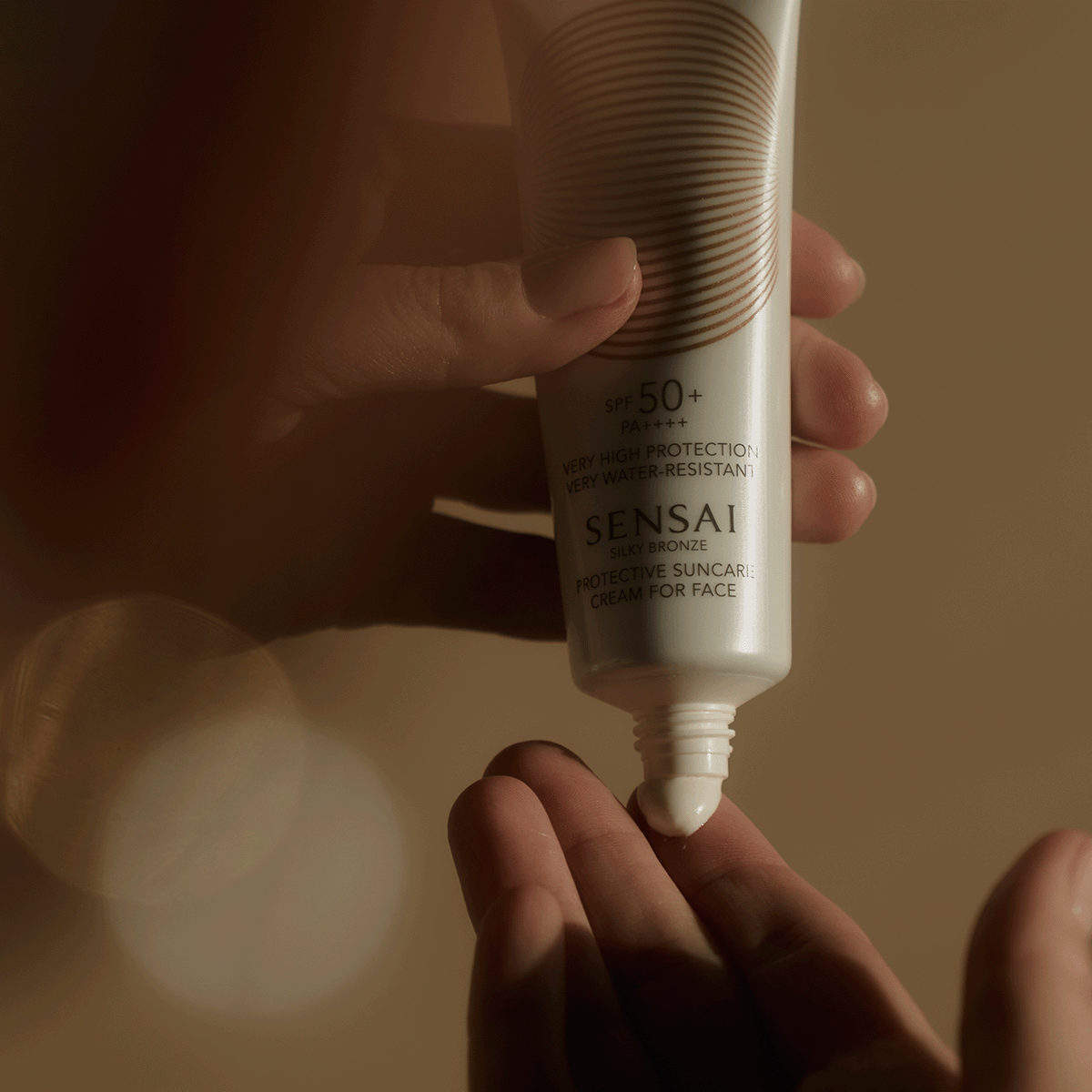 CRÈME PROTECTION SOLAIRE POUR LE VISAGE SENSAÏ - Soleil d'Or