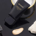 Charger l'image dans la visionneuse de la galerie, Radiant Glow Foundation SPF10 - 30ml SENSAÏ - Parfumerie du Soleil d'Or

