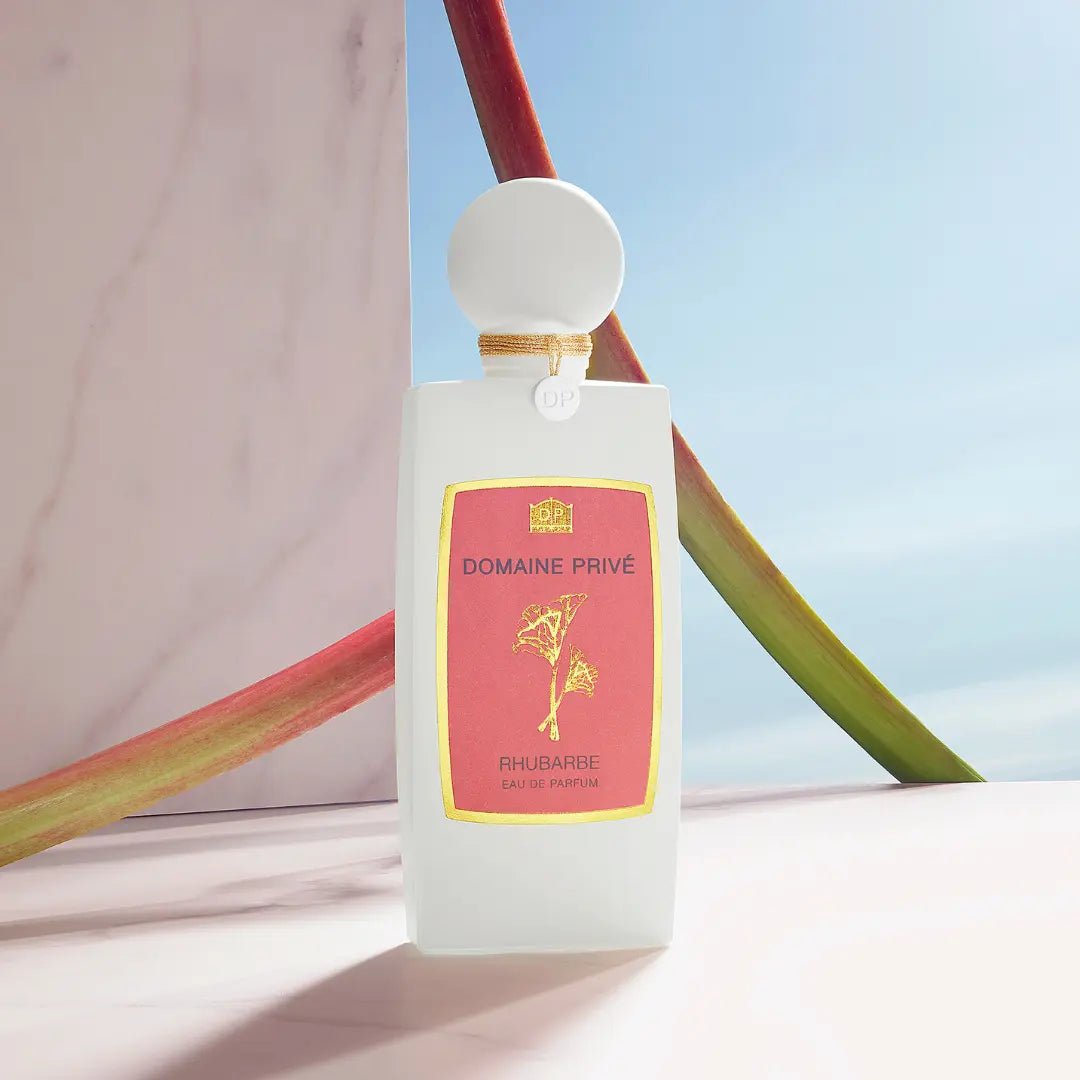 Rhubarbe de Domaine Privé, flacon en ambiance